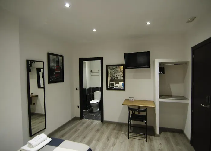 Hostal Mh Fuencarral Madrid