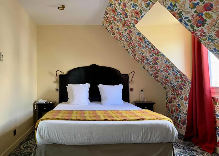New Hotel Republique Paris