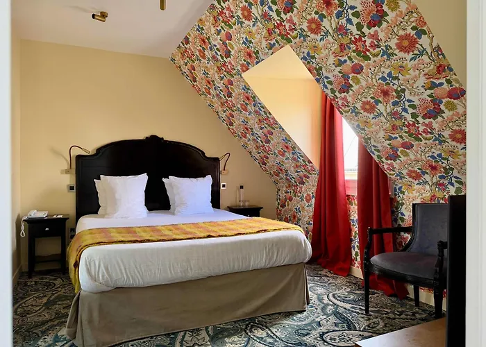 New Hotel Republique Paris