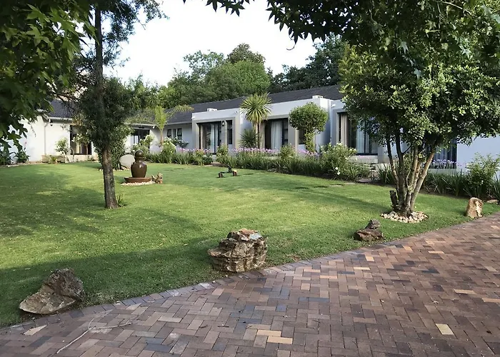 6 On Morris Guest Lodge Johannesburg