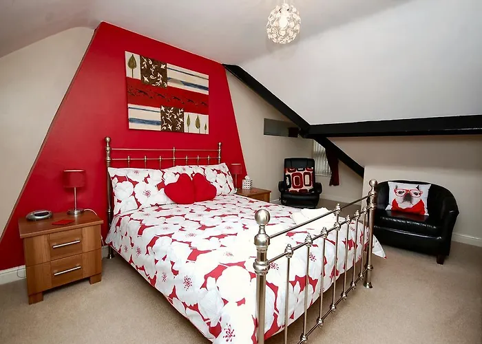 Launceston Villa Whitby