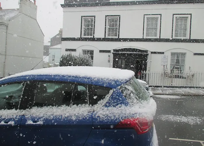 Caledonia Guest House Plymouth