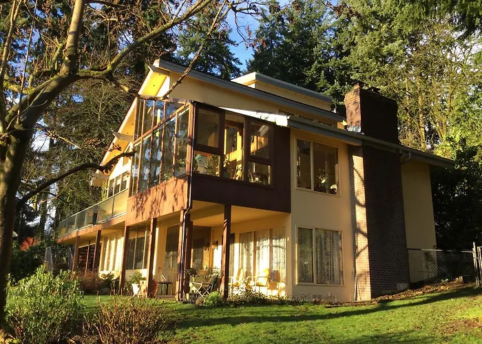 A Cascade View Bed And Breakfast Bellevue
