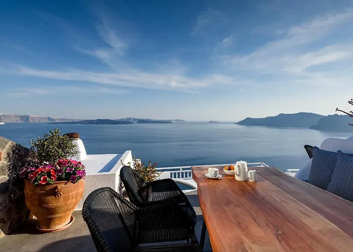 Strogili Aparthotel Oia