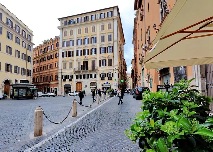 Little Queen Pantheon Rome