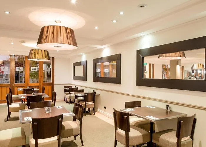 Seasons Of Perth Hotel