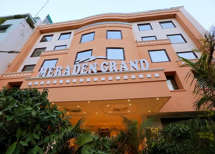 Hotel Meraden Grand Varanasi
