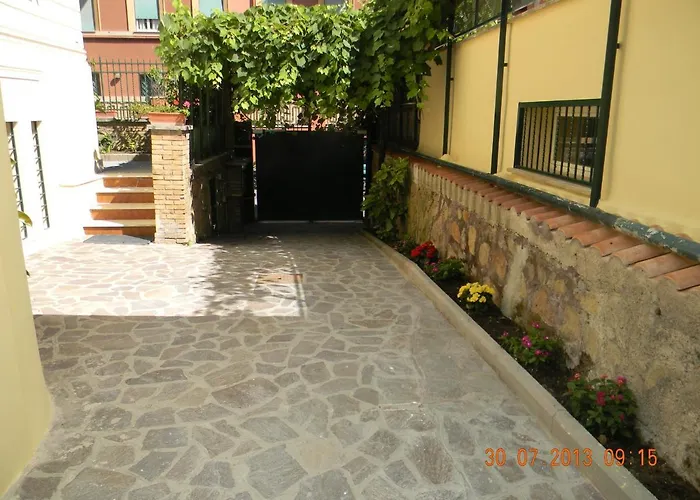 Casa Per Ferie Beato Rosaz Hotel Rome