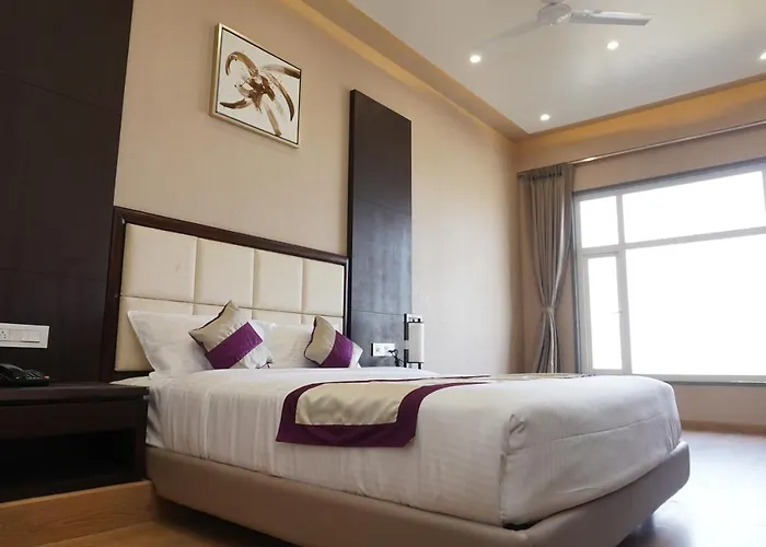Hotel Empire Stay Amravati